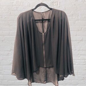 NWT. Elan. shawl/poncho. Size: ONE-SIZE